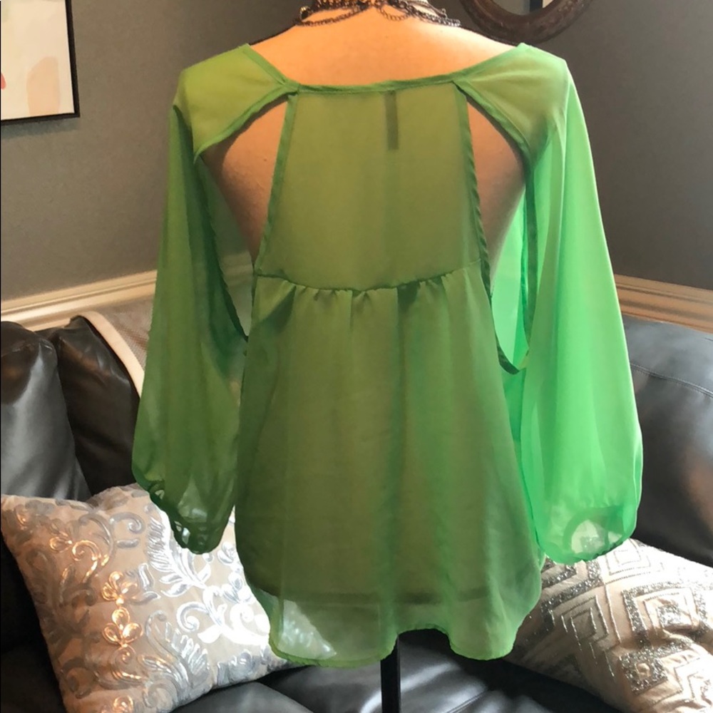 Adorable Green Sheet Top 💚